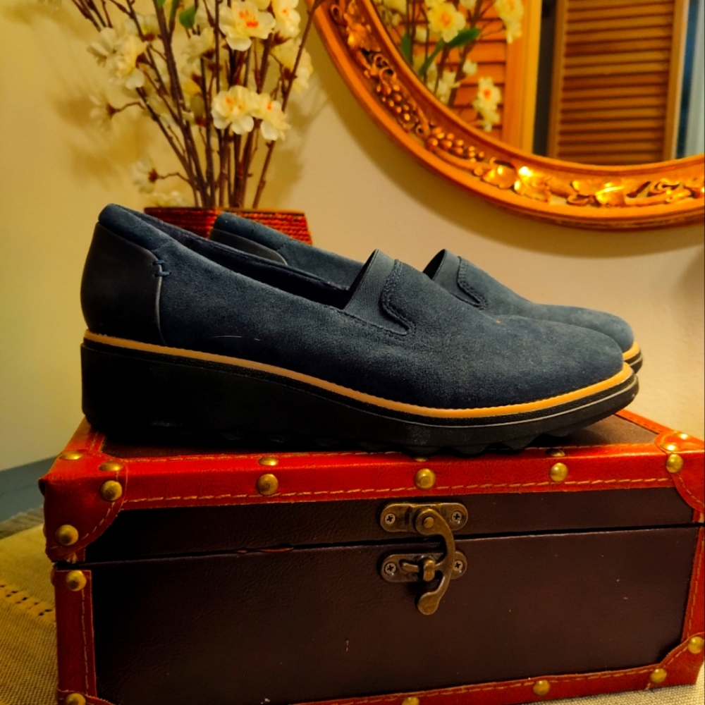 Clarks navy suede wedge loafer